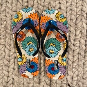 EUC Vilebrequin flip flops size 38/39 (7/8) swim